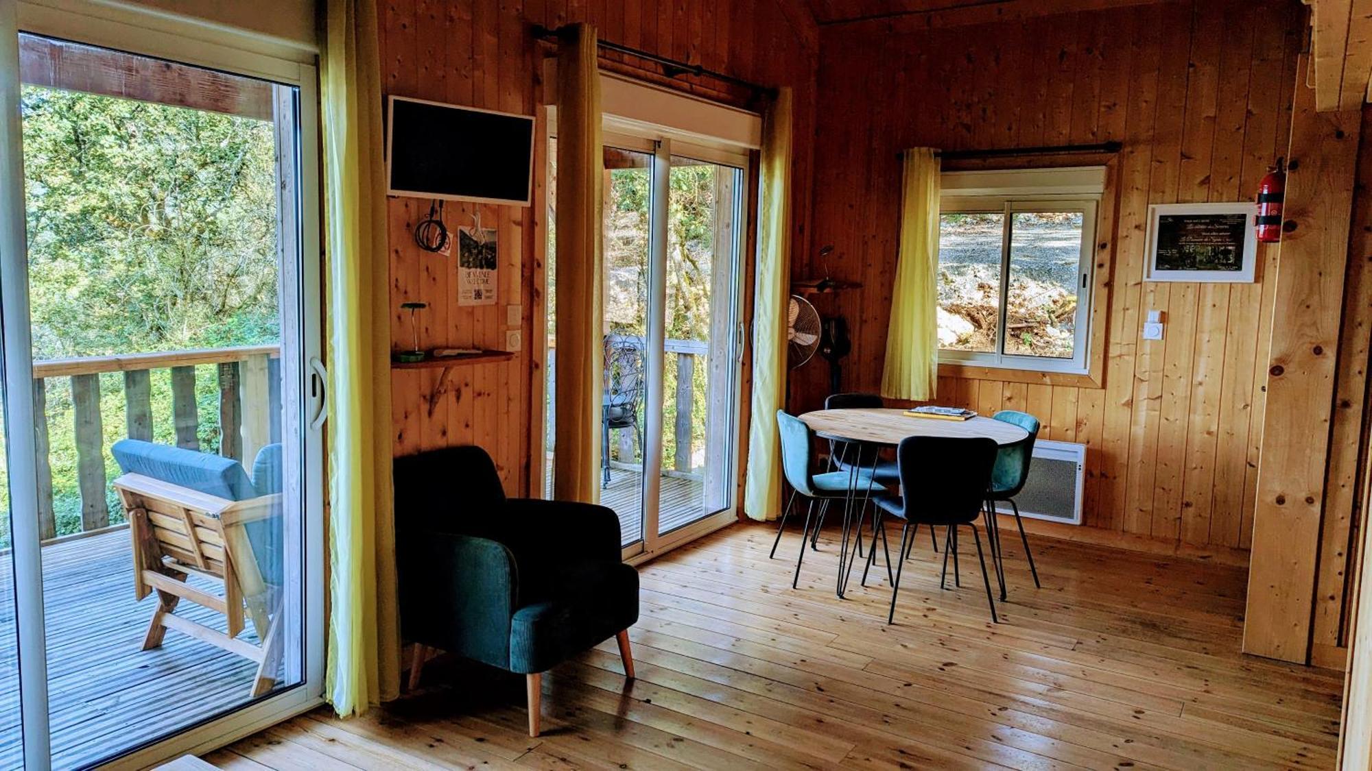 Cabanes Et Lodges Du Belvedere Serrieres-sur-Ain Ngoại thất bức ảnh