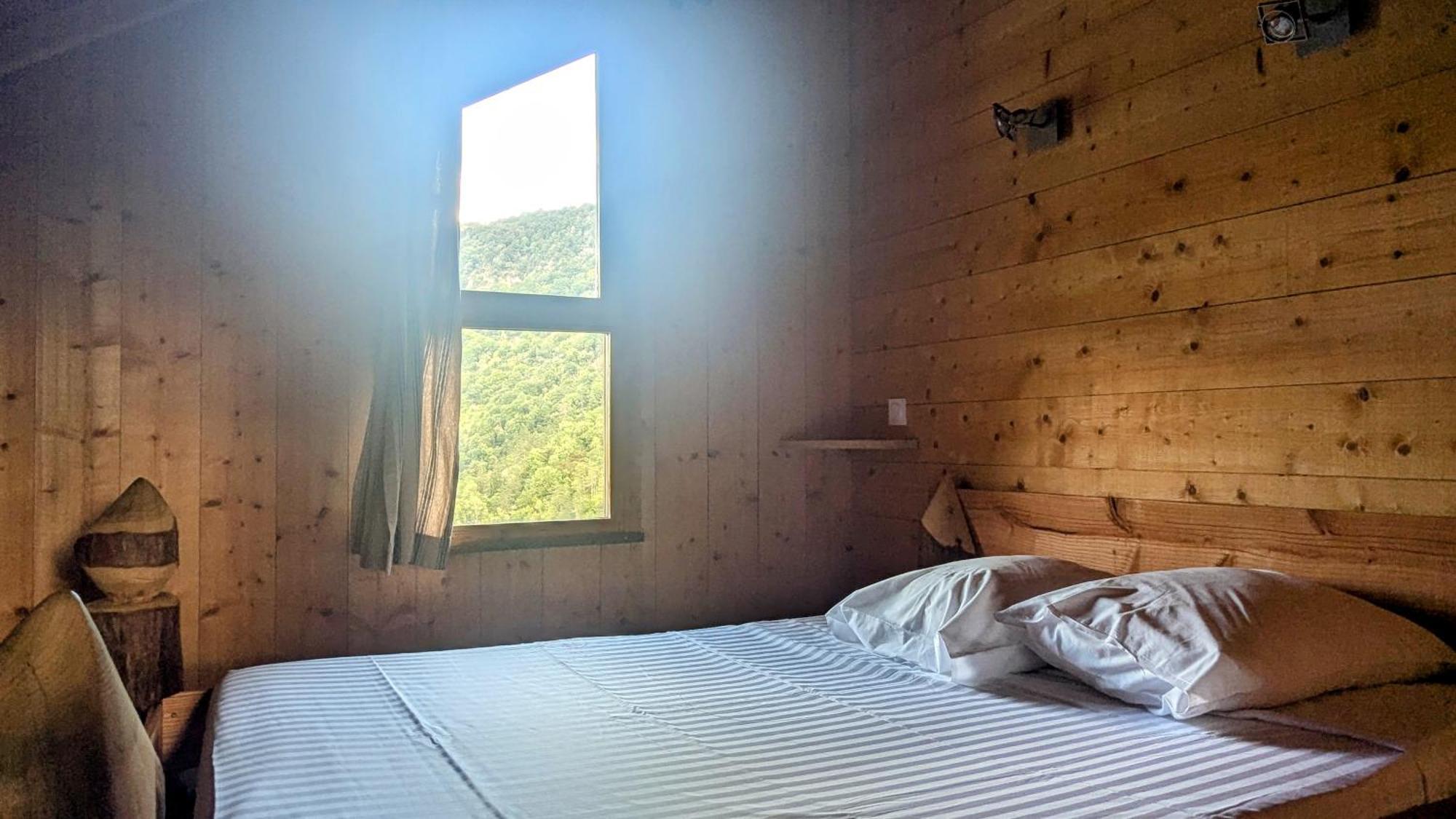 Cabanes Et Lodges Du Belvedere Serrieres-sur-Ain Ngoại thất bức ảnh