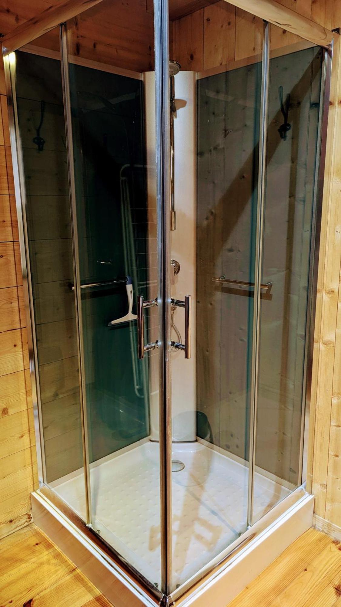 Cabanes Et Lodges Du Belvedere Serrieres-sur-Ain Ngoại thất bức ảnh