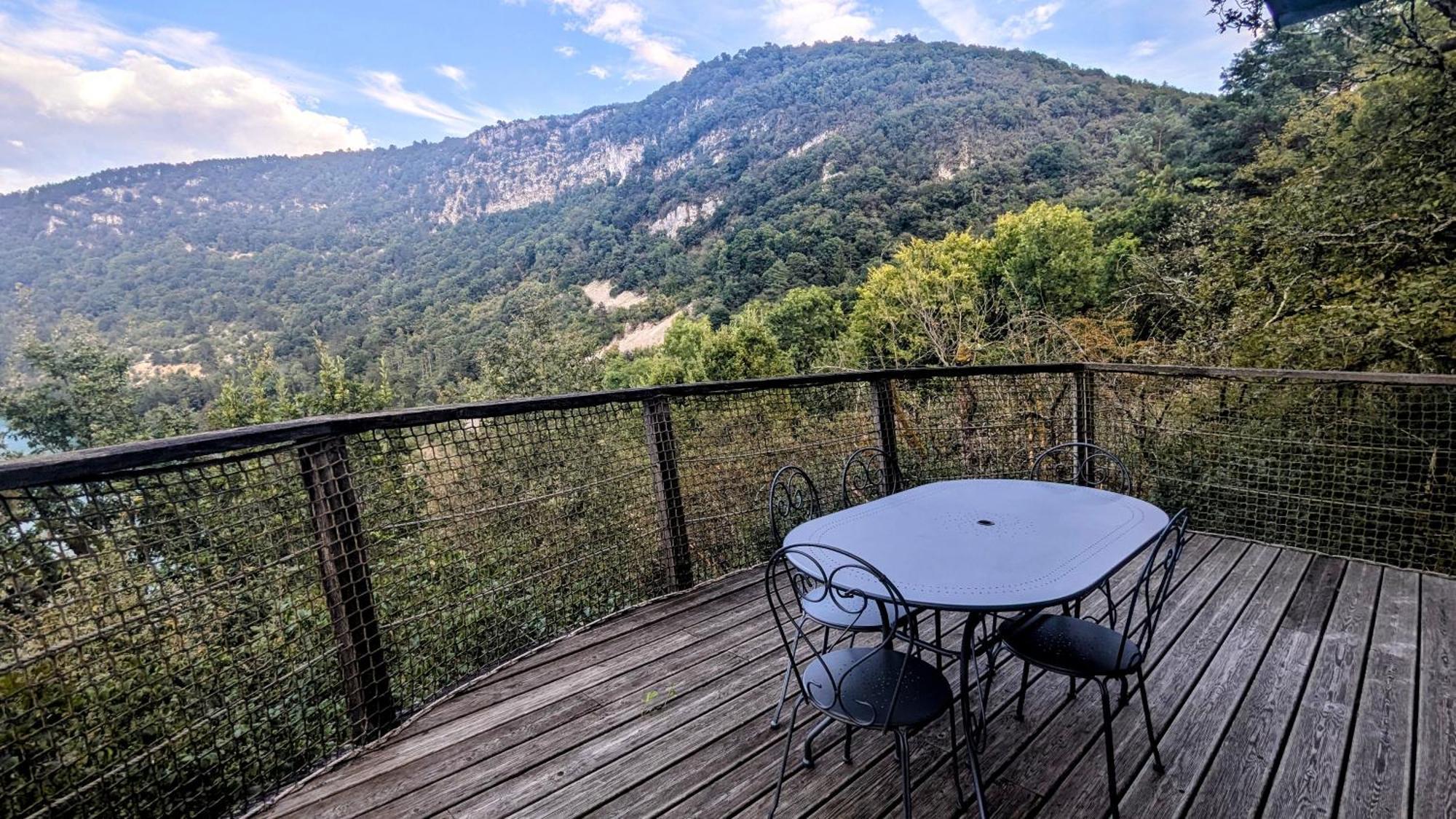 Cabanes Et Lodges Du Belvedere Serrieres-sur-Ain Ngoại thất bức ảnh