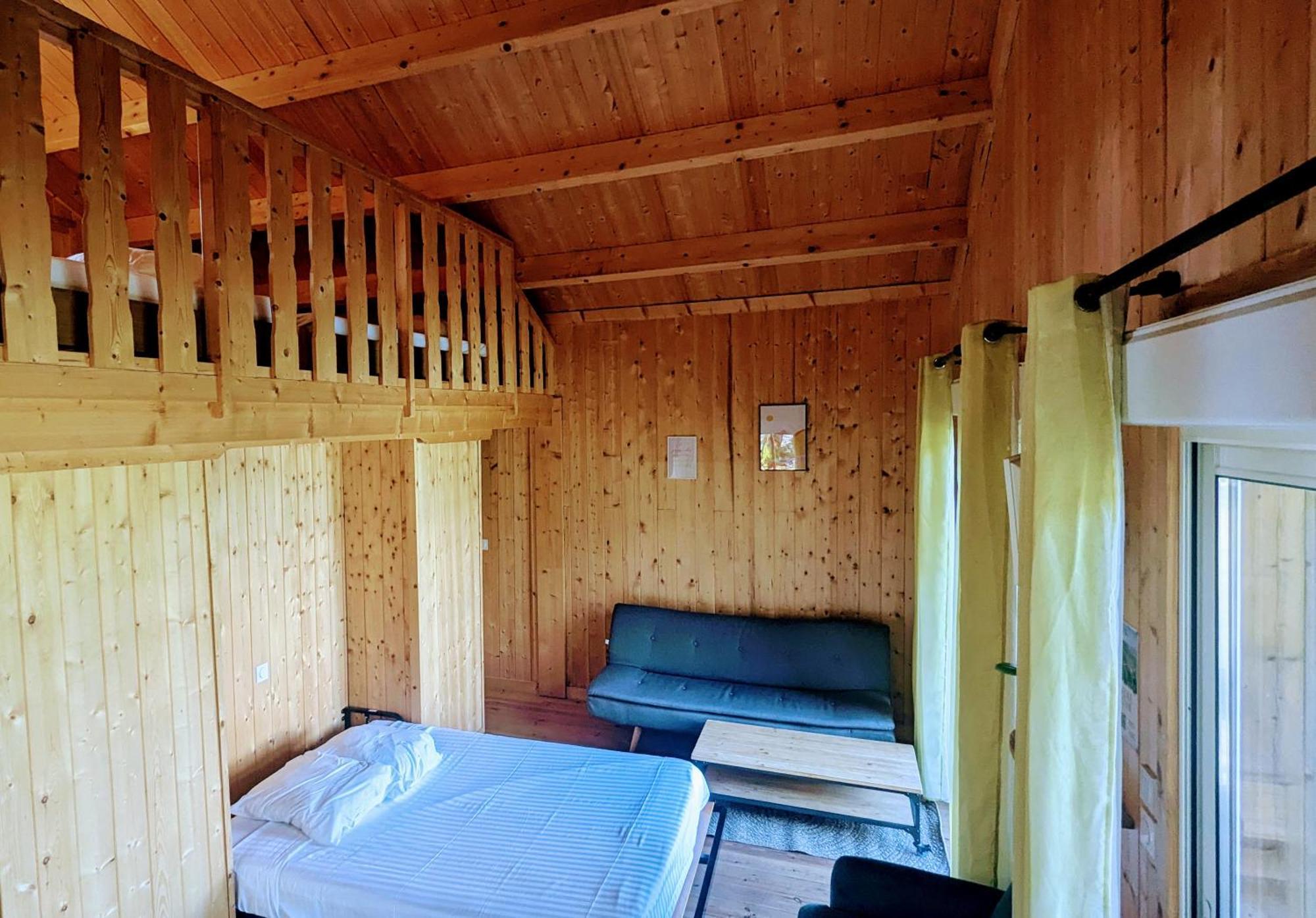 Cabanes Et Lodges Du Belvedere Serrieres-sur-Ain Ngoại thất bức ảnh