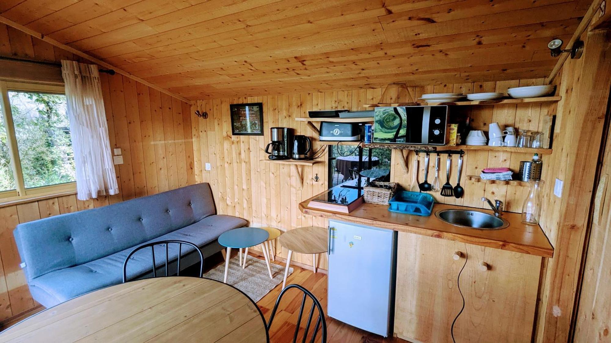 Cabanes Et Lodges Du Belvedere Serrieres-sur-Ain Ngoại thất bức ảnh