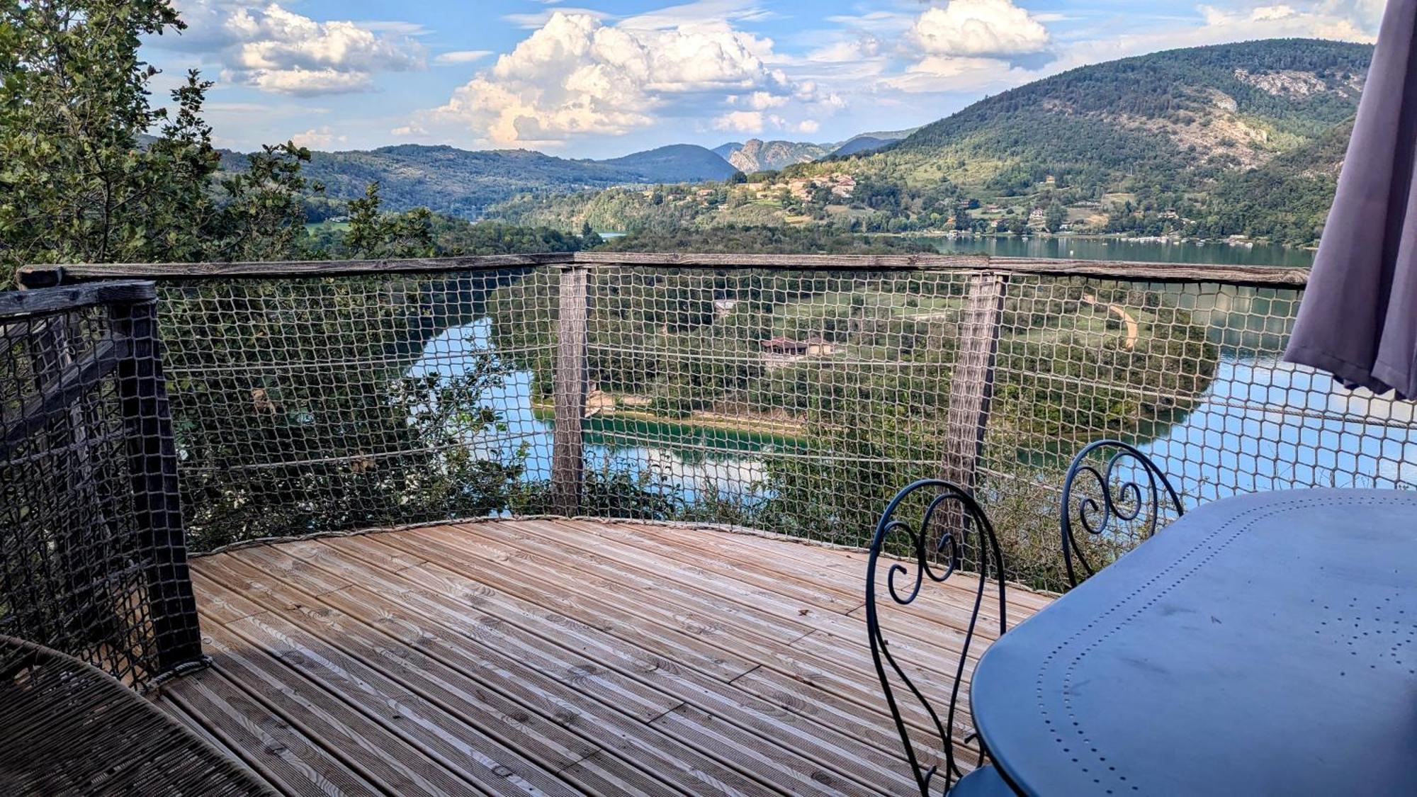 Cabanes Et Lodges Du Belvedere Serrieres-sur-Ain Ngoại thất bức ảnh