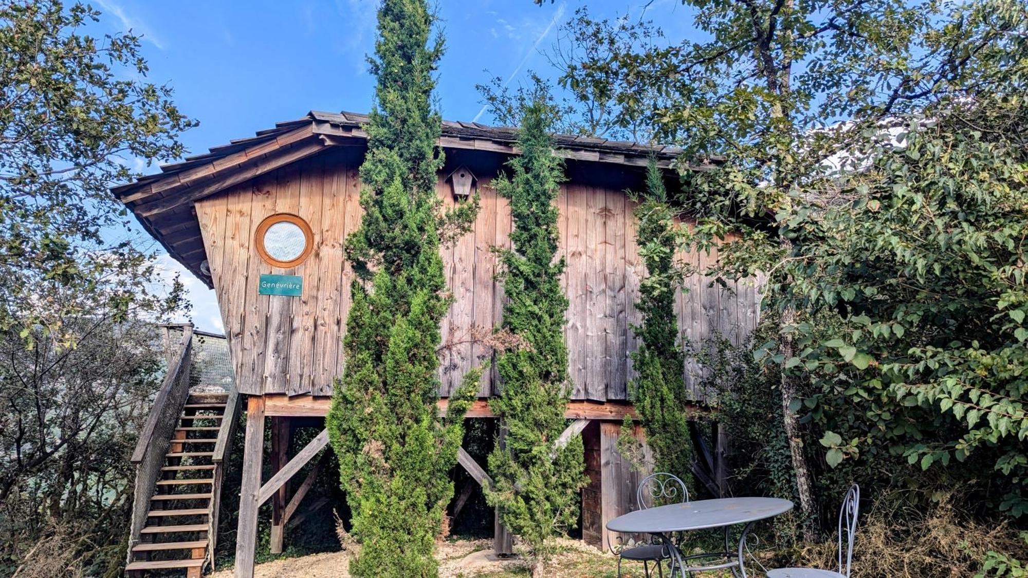 Cabanes Et Lodges Du Belvedere Serrieres-sur-Ain Ngoại thất bức ảnh