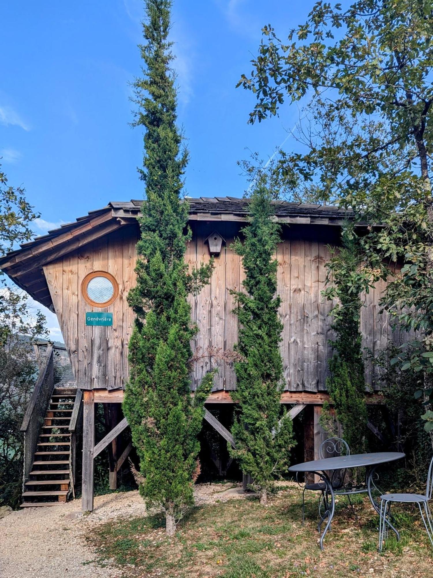 Cabanes Et Lodges Du Belvedere Serrieres-sur-Ain Ngoại thất bức ảnh