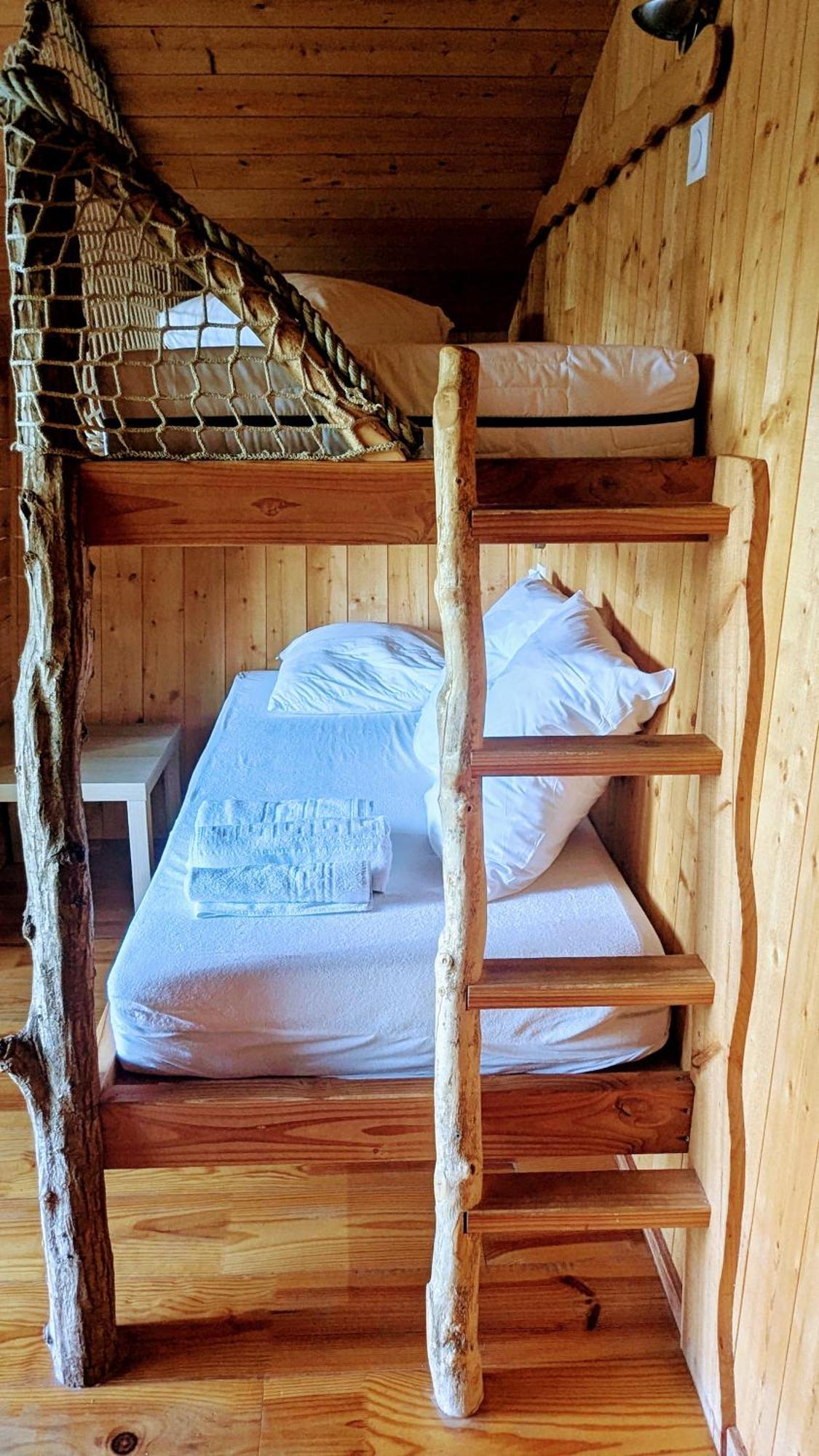 Cabanes Et Lodges Du Belvedere Serrieres-sur-Ain Ngoại thất bức ảnh