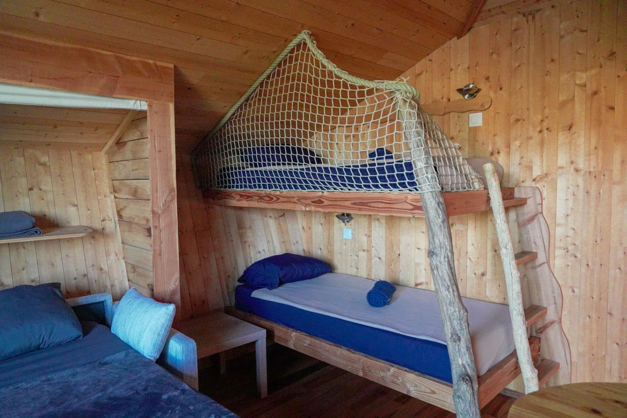 Cabanes Et Lodges Du Belvedere Serrieres-sur-Ain Ngoại thất bức ảnh