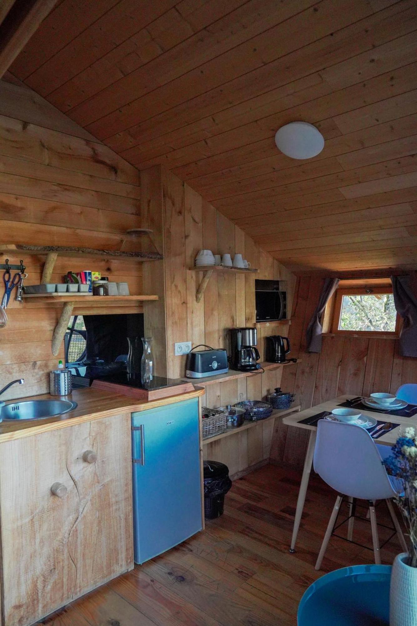 Cabanes Et Lodges Du Belvedere Serrieres-sur-Ain Ngoại thất bức ảnh