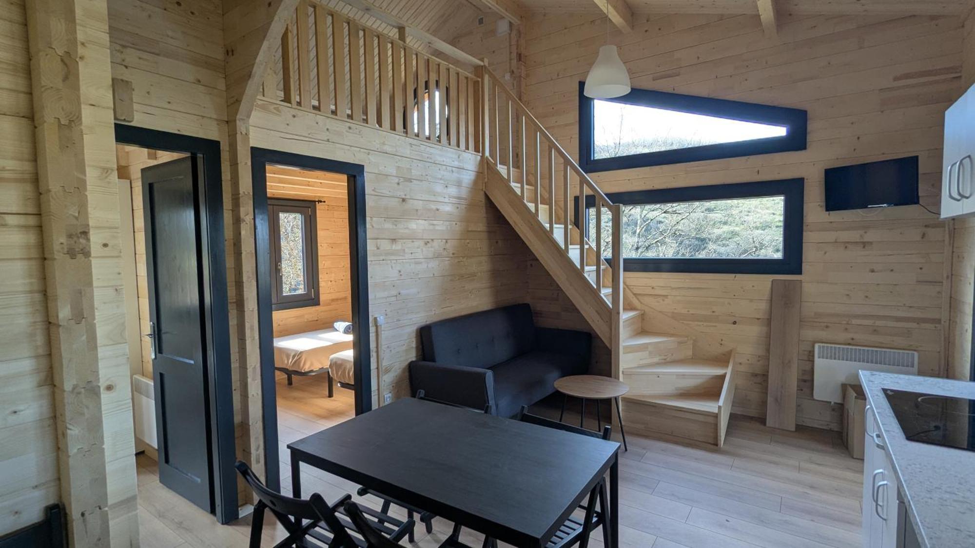 Cabanes Et Lodges Du Belvedere Serrieres-sur-Ain Ngoại thất bức ảnh
