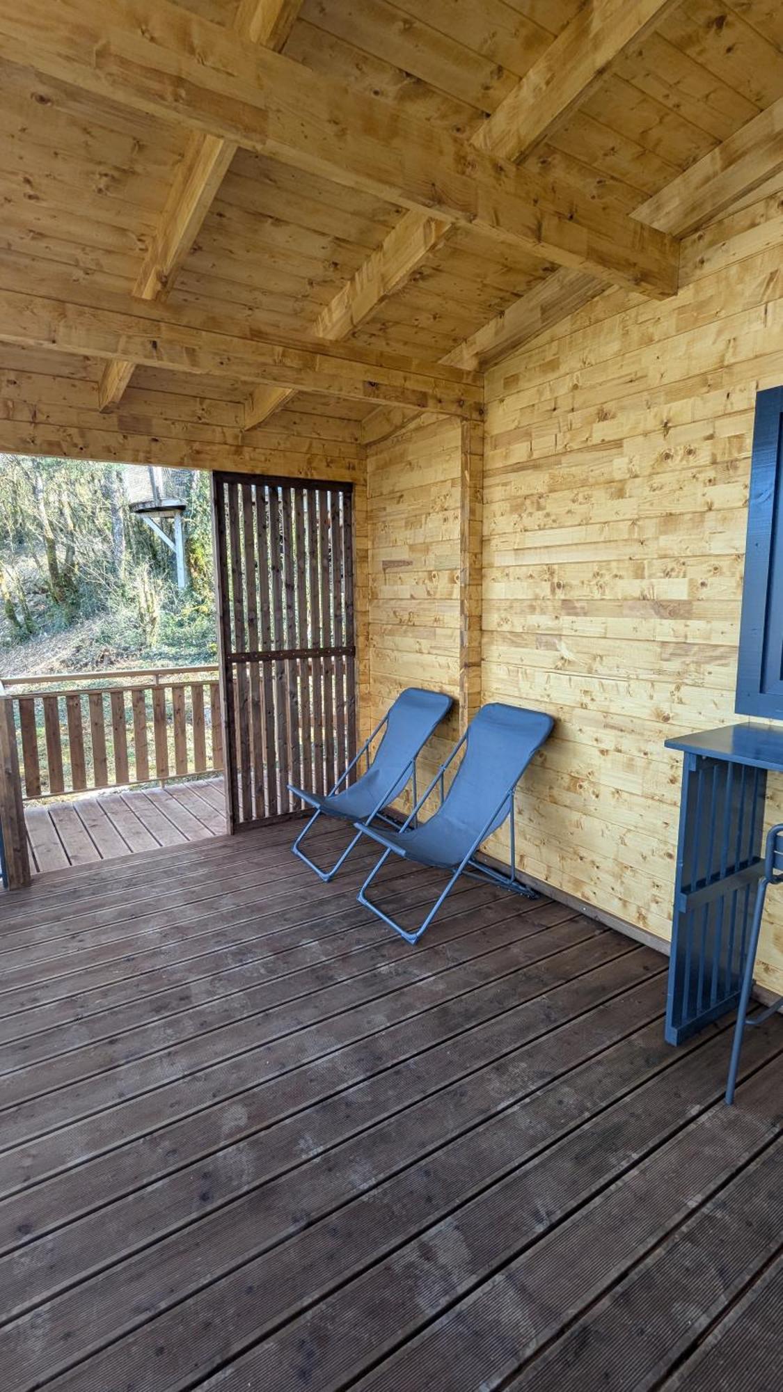 Cabanes Et Lodges Du Belvedere Serrieres-sur-Ain Ngoại thất bức ảnh