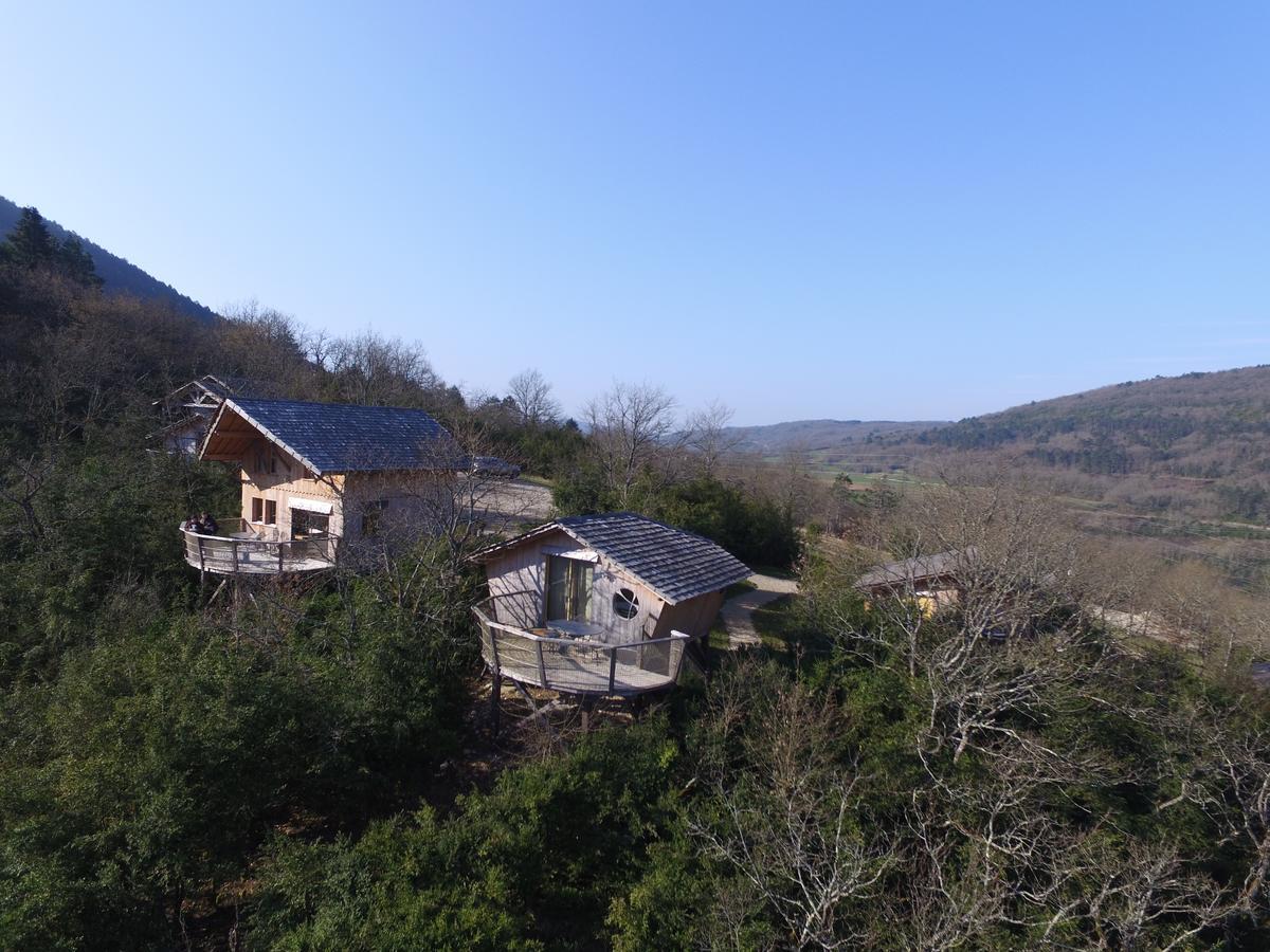 Cabanes Et Lodges Du Belvedere Serrieres-sur-Ain Ngoại thất bức ảnh